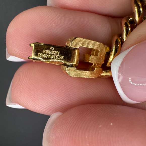 LOT 1616 18K gold plated Givenchy vintage bracelet - Picture 4 of 6